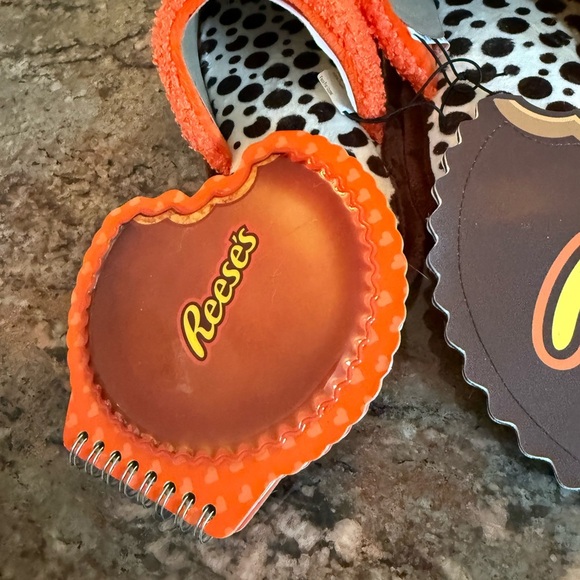 Reese's Orange Cozy Slippers Youth sz M 2/3 Socks and Notebook Set Fun Bag NEW - Picture 15 of 16